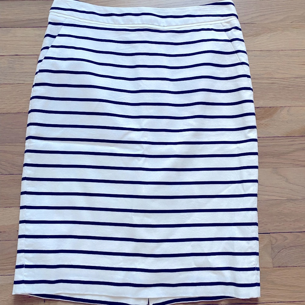 The Limited Black and white striped lined pencil skirt size 0 Preppy
